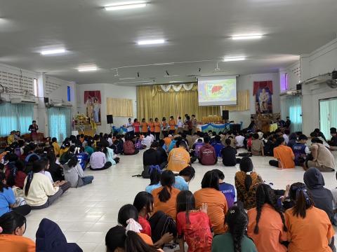 นักเรียนเช้ารับการอบรมโรคติดต่อทางเพศสัมพันธ์