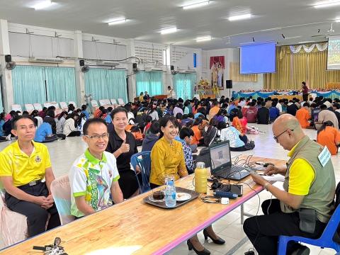 นักเรียนเช้ารับการอบรมโรคติดต่อทางเพศสัมพันธ์