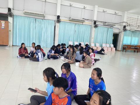 นักเรียนหญิง ระดับ ม.2, 3, 4 รับบริการฉีดวัคซีน HPV