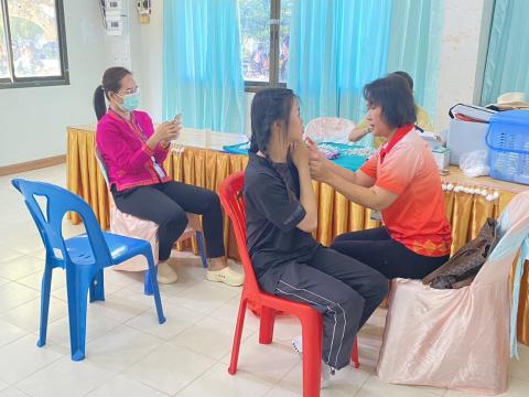 นักเรียนหญิง ระดับ ม.2, 3, 4 รับบริการฉีดวัคซีน HPV