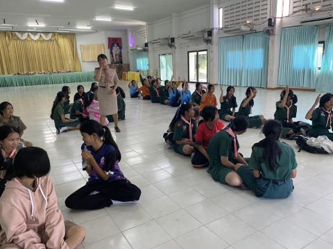 นักเรียนหญิง ระดับ ม.2, 3, 4 รับบริการฉีดวัคซีน HPV