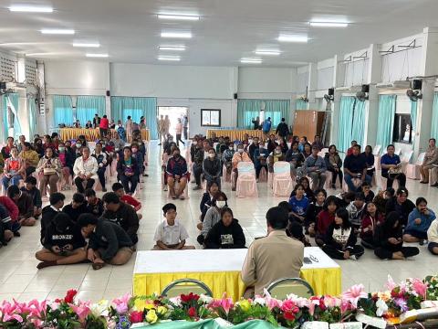 จัดประชุมผู้ปกครองนักเรียนเพื่อทำความเข้าใจและแก้ปัญหาด้านต่างๆ