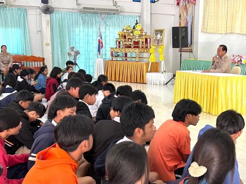 จัดประชุมผู้ปกครองนักเรียนเพื่อทำความเข้าใจและแก้ปัญหาด้านต่างๆ